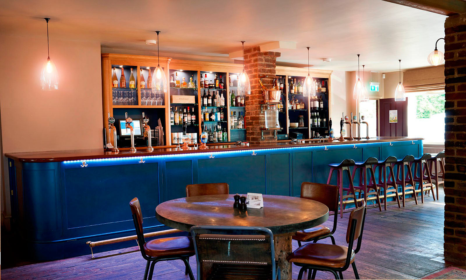 The Goudhurst Inn pub. Our commercial refurbishment for Hush Heath Hospitality. Commissioned to manufacture a bespoke, custom made, iroko bar and orangery restaurant. Another quality installation by the skilled joiners at Mounts Hill Woodcraft.