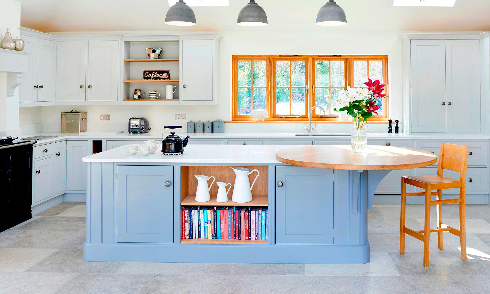 Biddenden. A classic handmade, hand-painted, Shaker style kitchen, installed in a large historic country villa. A bespoke hand-crafted kitchen manufactured by the skilled cabinet makers at Mounts Hill Woodcraft.