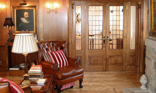 Oak Drawing Room. Custom made, hand-crafted joinery, by Mounts Hill Woodcraft.