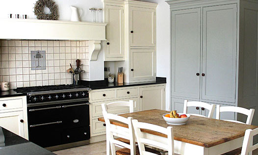 Otford | A bespoke, handmade, hand-painted, traditional shaker kitchen, designed and installed by Mounts Hill. (Taylor made, bespoke kitchens, fitted in Kent, Sussex & Greater London).